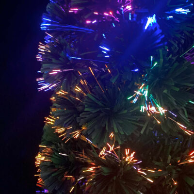 Künstlicher Schlanker Weihnachtsbaum aus Glasfaser mit Beleuchtung (6Größen) – Bild 3